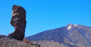 Parque Nacional de las Cañadas del Teide. Roque Cinchado y Volcán del Teide. Isla de Tenerife. Islas Canarias.
