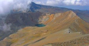 Parque Nacional de Sierra Nevada. Pico Veleta y Laguna de La Caldera desde la Cumbre del Pico Mulhacén. Granada.