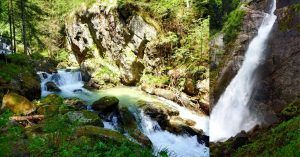 Parque Natural Adamello Brenta. Cascada de Naris. Madona di Campiglio. Véneto. Italia.