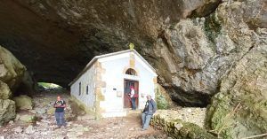 Parque Natural de Aizkorri-Aratz. Ermita de San Adrián. Road Trip Viaje al País Vasco en Autocaravana.