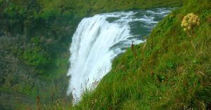 Parte Alta de la Cascada de Skógafoss. Islandia.