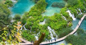 Pasarela del Parque Nacional Lagos de Plitvice. Croacia.