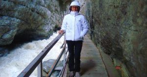 Pasarelas de Glestscherschlucht Garganta del Glaciar. Grindelwald, Suiza.