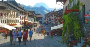 Paseo por Gruyères un Paraíso Medieval. Cantón de Friburgo. Suiza.