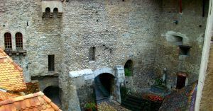Patio Interior Castillo de Chillón. Lago Lemán. Veytaux, Vadud. Suiza.
