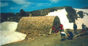 Pico del Veleta y Refugio de La Carihuela. Sierra Nevada. Granada.