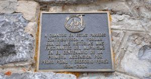 Placa Conmemorativa Refugio Urriellu o Delgado Úbeda. Asturias.