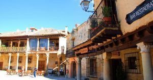 Viajar a España. Plaza Mayor de Pedraza. Segovia. Castilla y León.