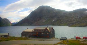 Posada Djupvasshitta y Lago Djupvatnet. Vestlandet, Noruega.