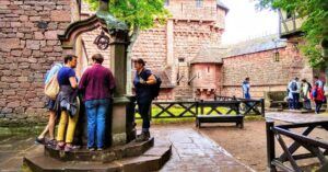 Pozo del Castillo de Haut-Koenigsbourg. Alsacia, Francia.