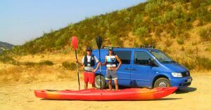 Preparativos de la Ruta en Piragua por el Bajo Alagón. Alcántara. Cáceres, Extremadura.