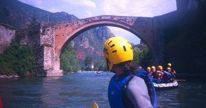 Puente Medieval de Gerri de la Sal. Rafting del Noguera Pallaresa, Lérida.