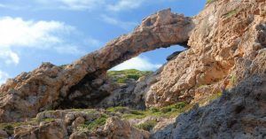 Puente Natural del Parque Nacional Marítimo Terrestre Archipiélago de Cabrera. Islas Baleares.