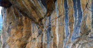 Puente Tibetano de la Ferrata de Camaleño. Los Llanos, Picos de Europa. Cantabria.