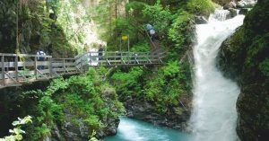 Puentes Pasarelas y Cascadas de les Gorges de la Diosaz. Alta Saboya, Auvernia-Ródano-Alpes, Francia.