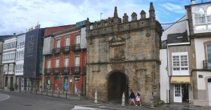 Puerta de Carlos V en Viveiro. Lugo. Galicia.