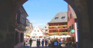 Puerta de Turckheim joya de Alsacia.