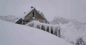 Refugio de Amitges en Invierno. Aigües Tortes. Lérida, Cataluña.