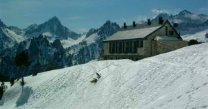 Refugio de Amitges en Invierno. Parque Nacional de Aigües Tortes, Lérida. Cataluña.