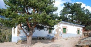 Refugio de Giner de los Ríos. La Pedriza. Manzanares El Real. Comunidad de Madrid.
