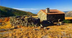 Refugio Majada del Tío Manteca. El Torozo, Ávila. Castilla y León.