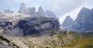 Refugio Tucket. Ferrata Camino Sosat. Madona di Campiglio. Trento, Trentino Alto Adigio. Italia.