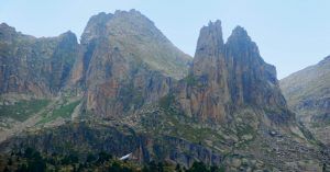 Refugio y Agujas de Amitges. Parque Nacional de Aigües Tortes. Lérida, Cataluña.
