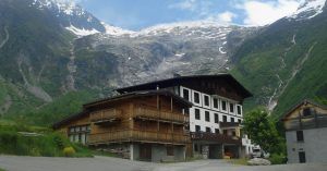 Refugios y Albergues del Tour del Mont Blanc. Cordillera de los Alpes. Francia, Italia, Suiza.