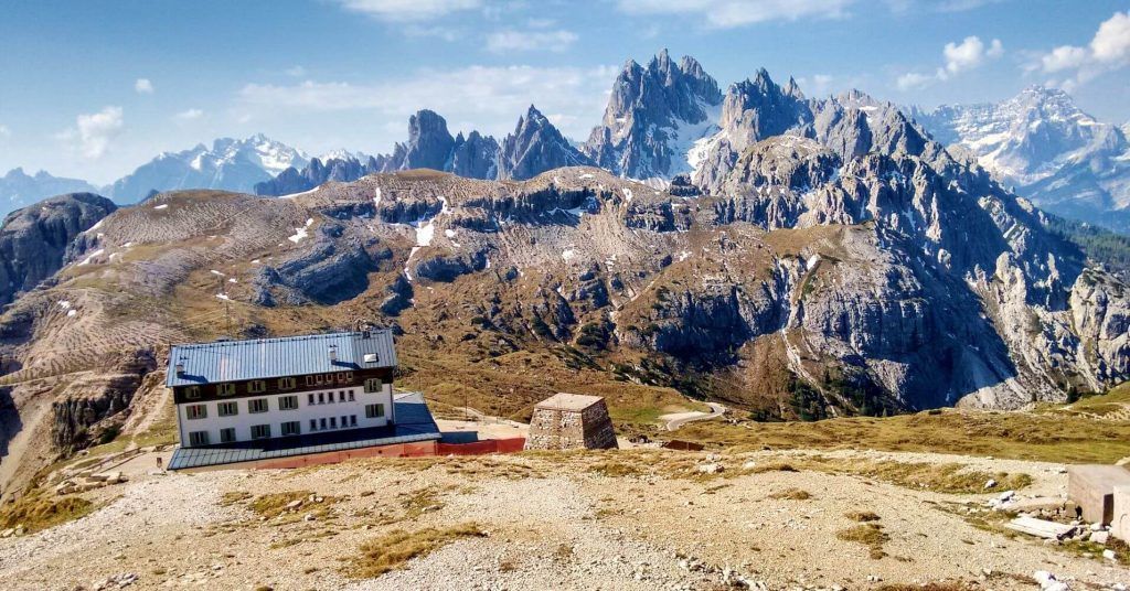 Rifugio Auronzo Alpes Dolomitas Tres Cimas Di Lavaredo Belluno rifugio-auronzo-alpes-dolomitas-tres-cimas-di-lavaredo-belluno