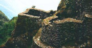 Ruinas de Sayacmarca 3600 metros. Ruta Inca del Machu Picchu. Perú.