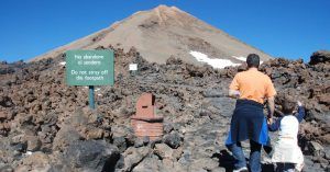 Rumbo a la Cumbre del Volcán del Teide. Parque Nacional de las Cañadas del Teide. Isla de Tenerife.