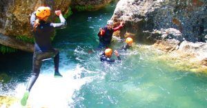 Salto en el Barranco del Júcar. Villalba de la Sierra. Cuenca.