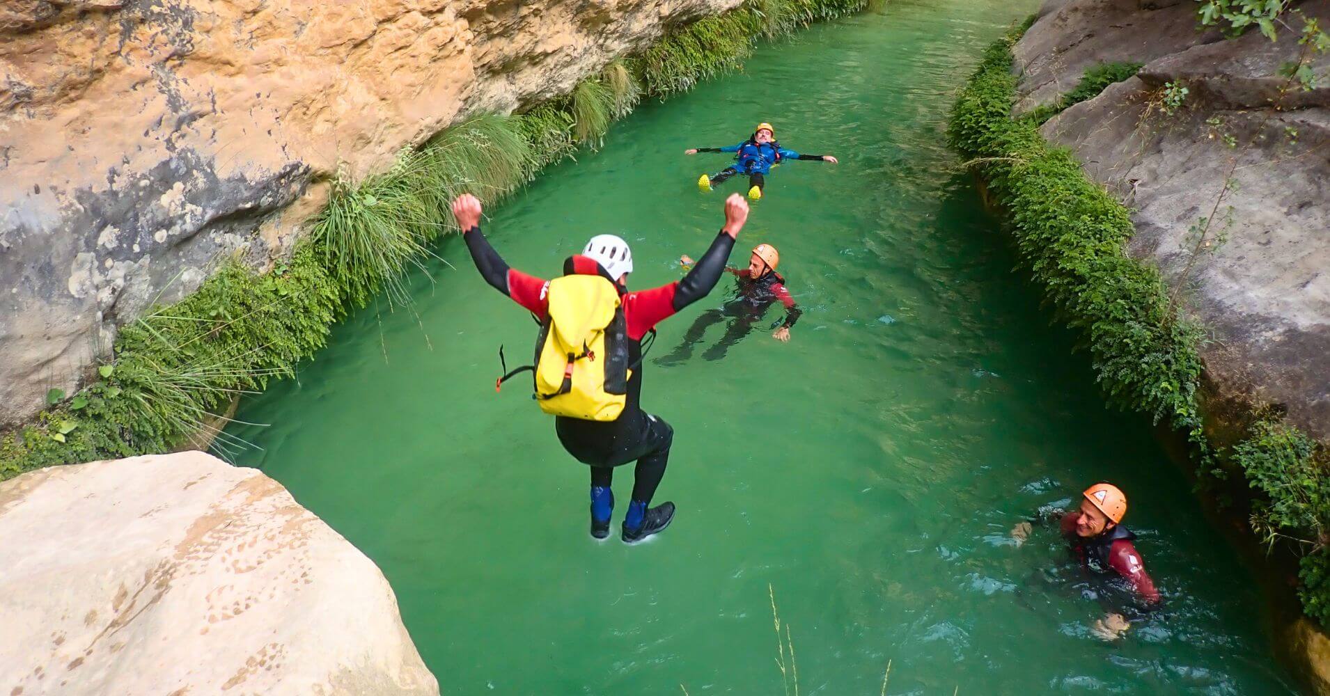 Salto en el Cañón del Vero. Sierra de Guara. Huesca.
