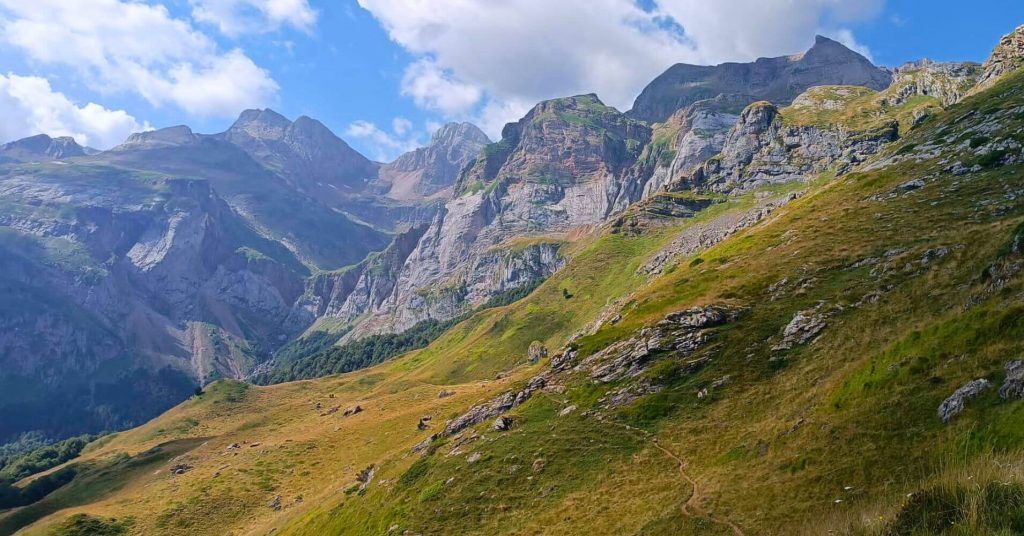 Senda de Camille. Panorámicas de la Cordillera de los Pirineos.