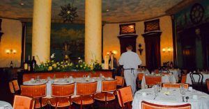 Servicio de Restauración en La Floridita. La Habana, Cuba.