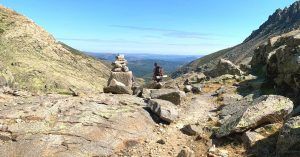 Siguiendo los Hitos hacia La Azagaya. Sierra de Gredos. Ávila, Castilla y León.