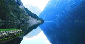 Sognefjord Fiordo de los Sueños en Vestalndet. Noruega.