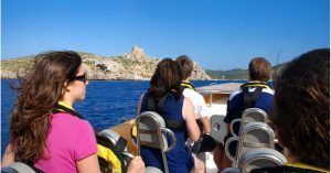 Speed Boat en Cabrera. Parque Nacional del Archipiélago de la Cabrera. Islas Baleares.