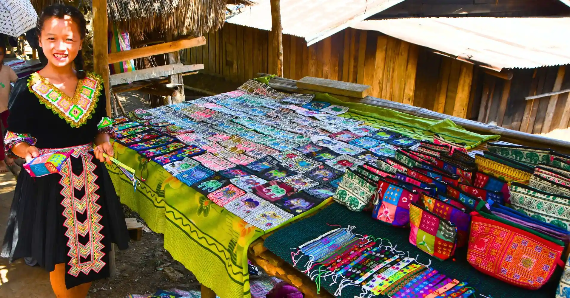Tejidos y Telas Típicas de Laos en el Nigh Bazar.