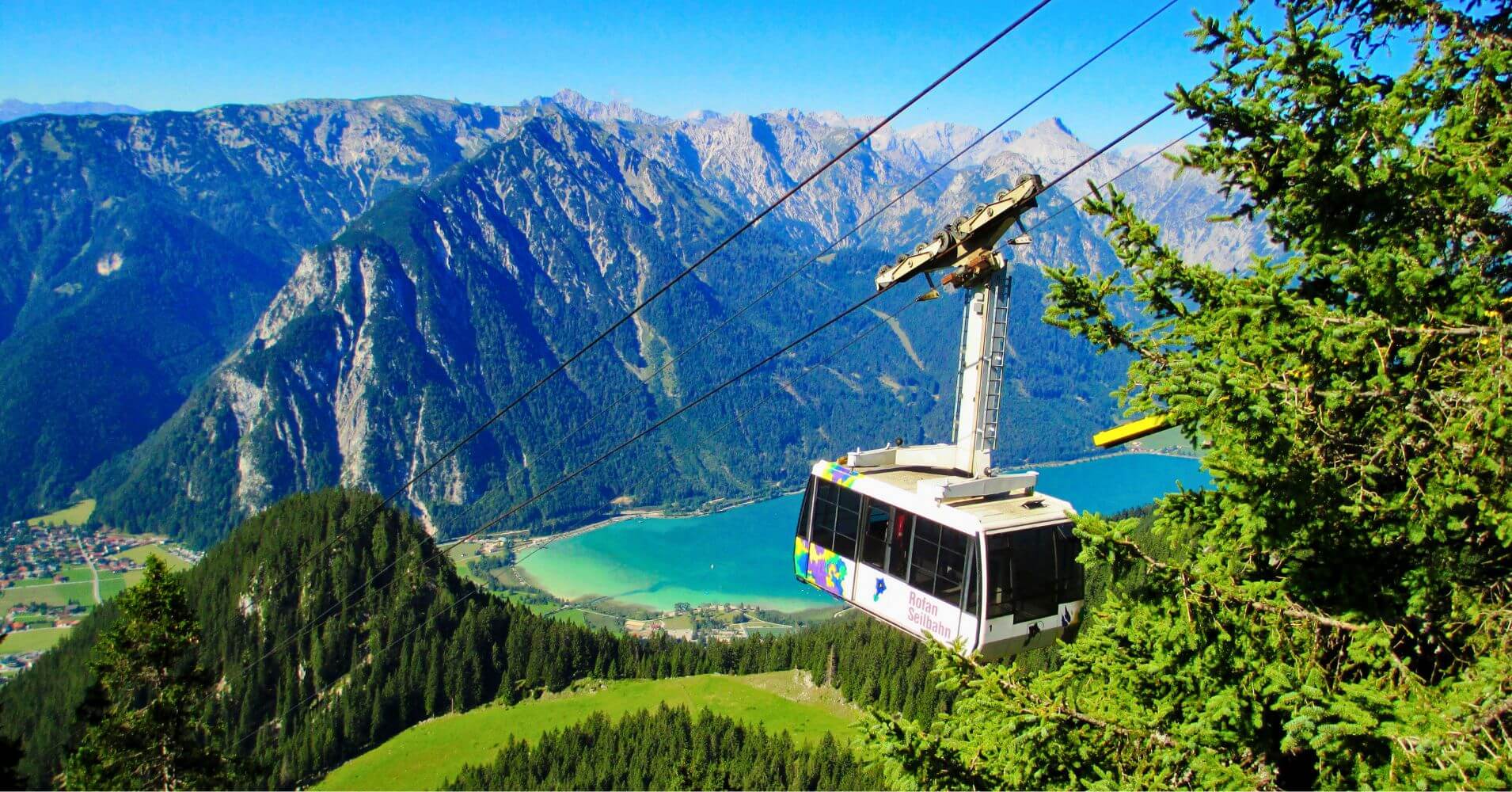 Telecabina Rofanbahn. Montañas Rofan, Tirol. Maurach. Austria.