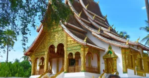 Templo de la Calle Sisavangvong Road en Luang Prabang.