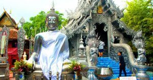 Templo de Plata. Wat Sri Suphan. Chiang Mai, Tailandia.