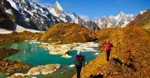 Trekking Laila Peak, Valle de Hushe en la Cordillera del Karakórum, Mosque. Pakistán.