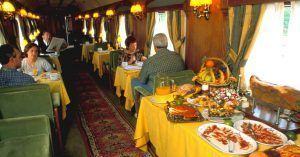 Vagón Restaurante de El Transcantábrico. Tren Turístico del Norte de España.