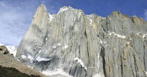 Valle de Nagma. Paredes de Escalada de Amin Brakk. Kanday, Región de Baltistán. Pakistán.