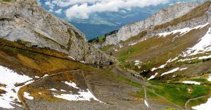 Verticalidad del Tren de Cremallera del Monte Pilatus, Suiza.