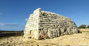 Viajar a España, Naveta des Tudons. Menorca, Islas Baleares.