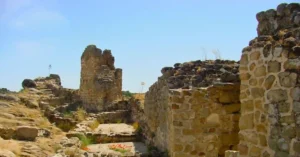 Viejos Muros de la Ciudad Islámica de Vascos. Toledo.
