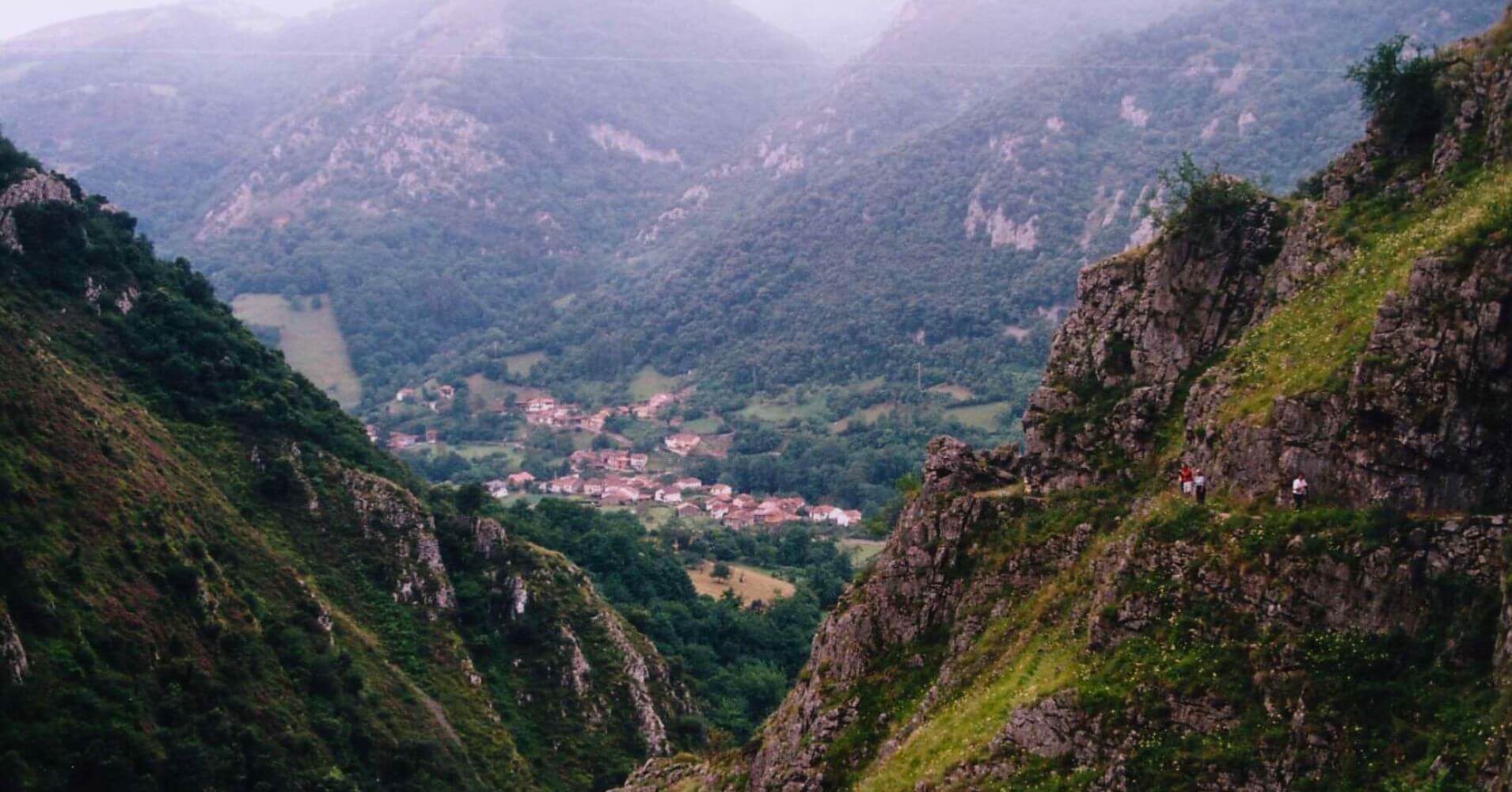 Villanueva desde el Desfiladero de las Xanas. Asturias.