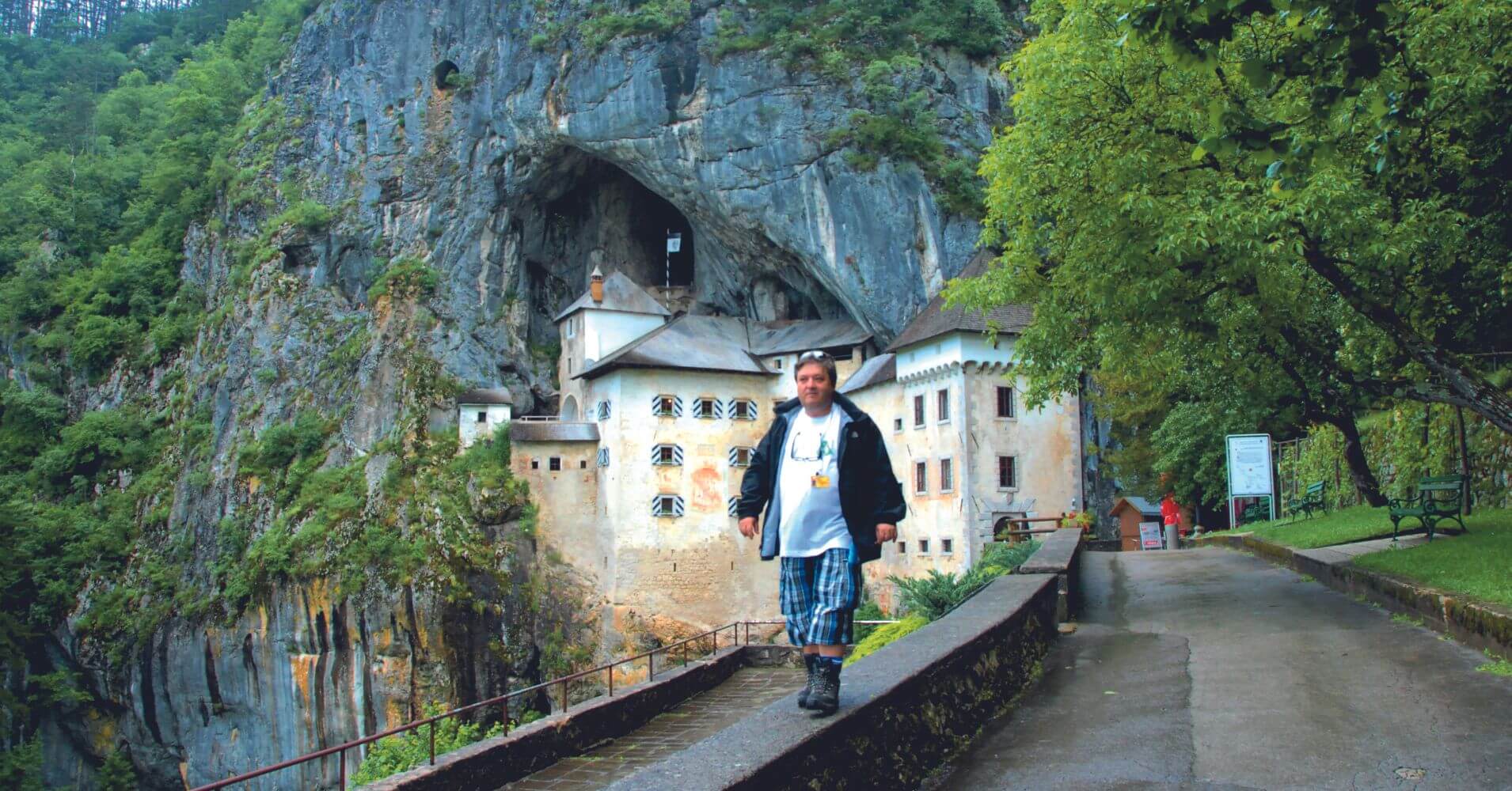 Visita al Castillo de Predjama. Eslovenia.